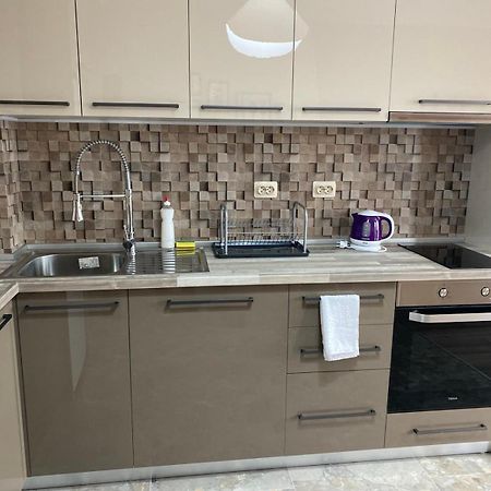 Stylish Apartment Near City Center Plovdiv Exteriör bild