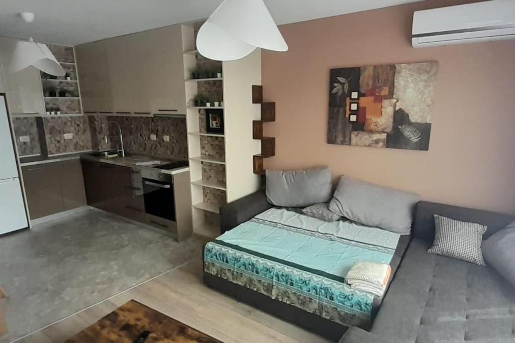 Stylish Apartment Near City Center Plovdiv Exteriör bild