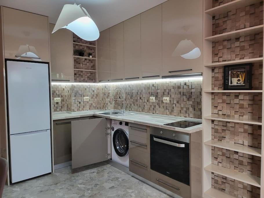Stylish Apartment Near City Center Plovdiv Exteriör bild