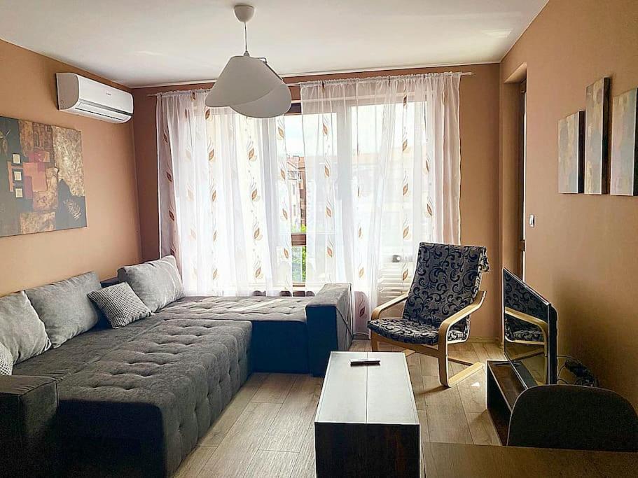 Stylish Apartment Near City Center Plovdiv Exteriör bild