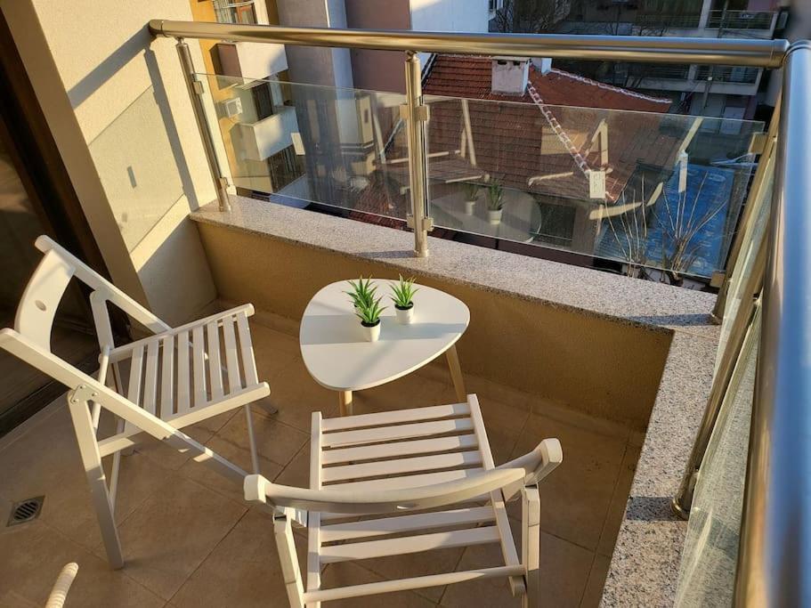 Stylish Apartment Near City Center Plovdiv Exteriör bild